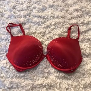 Pink vs bra
